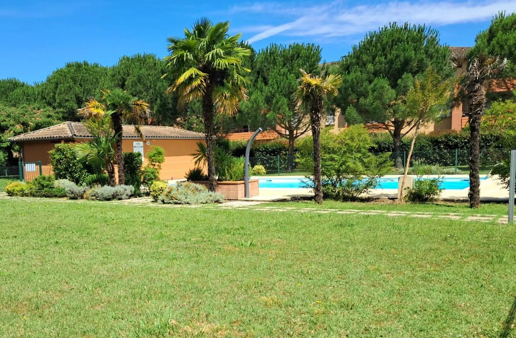 Le Montauriol - Logement Avec Terrasse - Piscine -Tennis - Place De Parking Privee Apartment Montauban 0*,